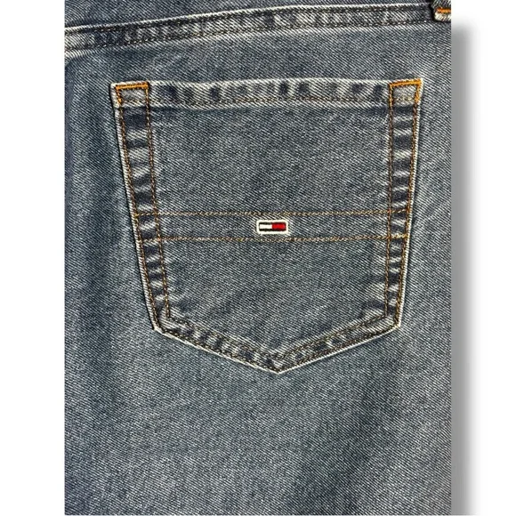 Tommy Hilfiger Light Blue Classic Pencil Denim Skirt with White Floral Detail - Picture 16 of 16